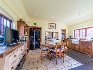 BREAKFAST KITCHEN- click for photo gallery